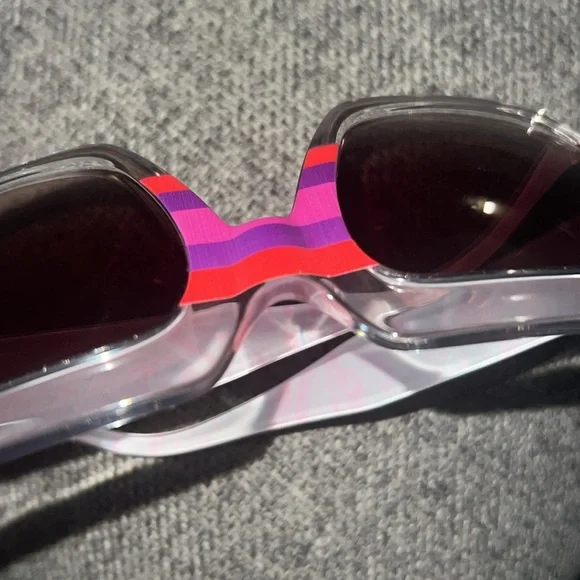 Lilly Pulitzer Sunshine Sunglasses - Picture 12 of 13